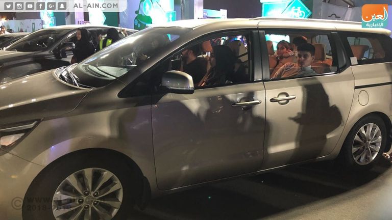 أول سعودية تقود سيارة