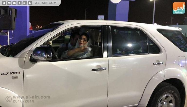 أول سعودية تقود سيارة