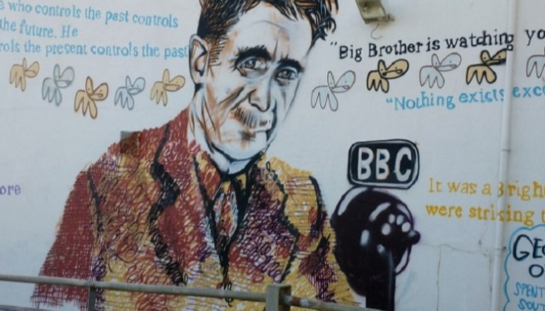 جرافيتي شهير في المدينة البريطانية التي عاش بها أورويل 