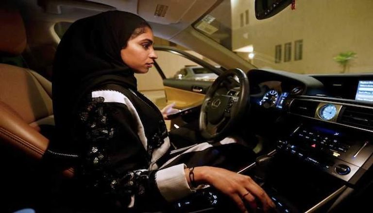المرأة السعودية تقود السيارة 