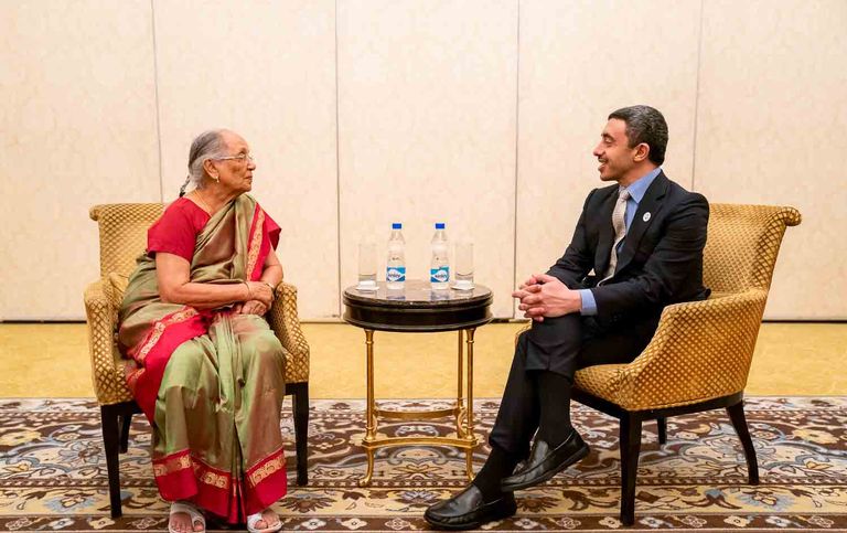 الشيخ عبدالله بن زايد آل نهيان والطبيبة زليخة داؤود 