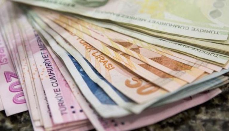 الليرة التركية تتراجع أمام الدولار