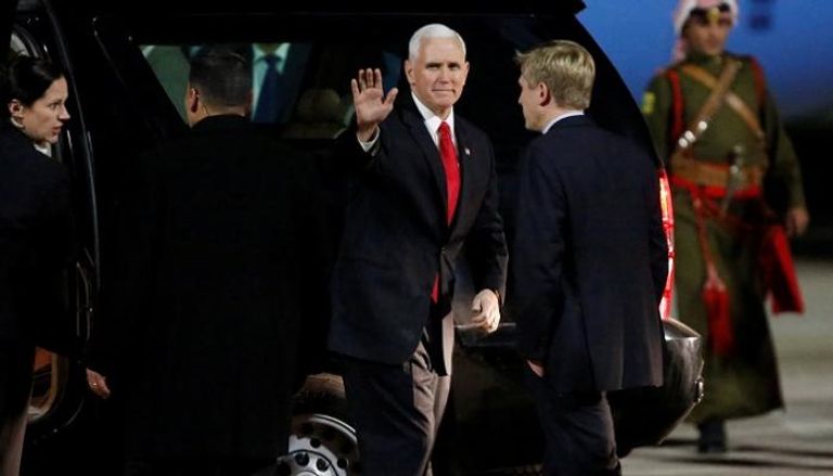 نائب الرئيس الأمريكي خلال زيارة سابقة للمنطقة أرشيف ترامب والعبادي في لقاء سابق- أرشيفية