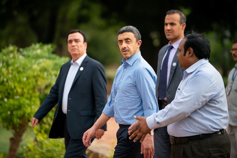 الشيخ عبدالله بن زايد يزور ضريح "همايون"
