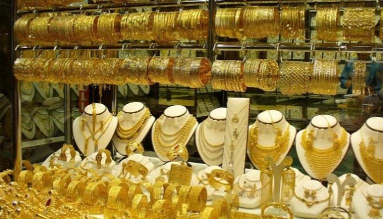 أسعار الذهب تواصل التراجع في محلات الصاغة المصرية