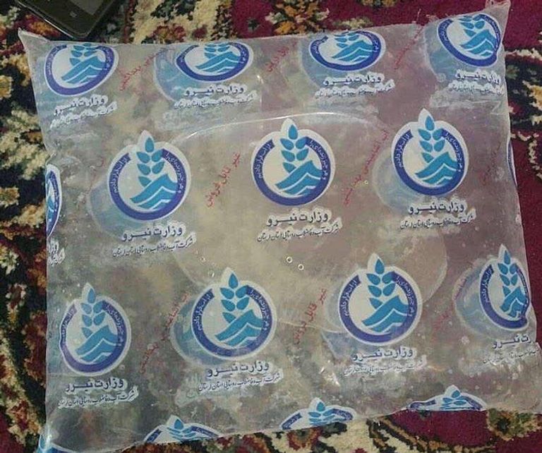 توزيع أكياس مياه على المواطنين لتفاقم أزمة المياه الجفاف يضرب إيران وسط فشل نظام الملالي- أرشيفية