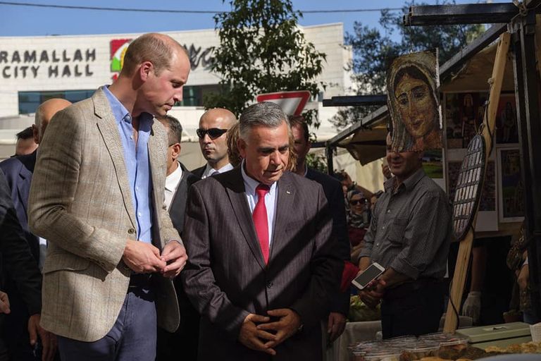 الأمير ويليام في مخيم الجلزون للاجئين