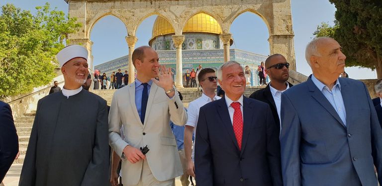 الأمير ويليام يزور البلدة القديمة الأمير ويليام في قبة الصخرة المشرفة