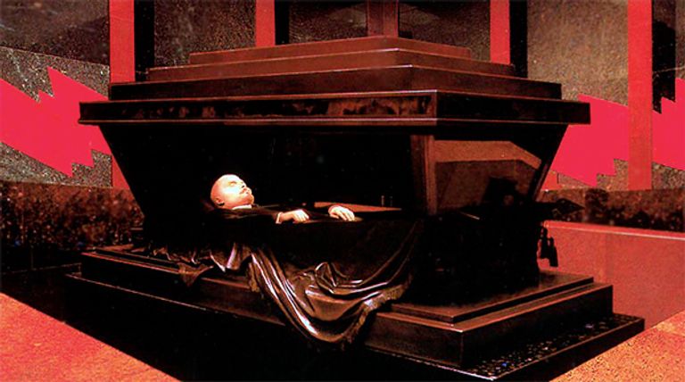 ضريح لينين طابور الزوار أمام ضريح لينين امتد لـ400 متر