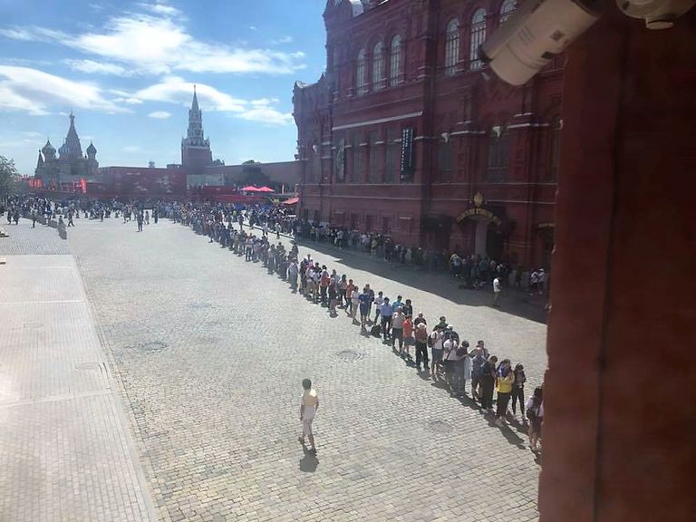 الساحة الحمراء من أشهر المواقع التاريخية في موسكو