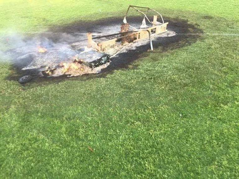 الملعب بعد هجوم المليشيات المسلحة 