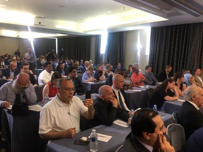 جانب من الجلسات التحضيرية لمؤتمر المعارضة الإيرانية