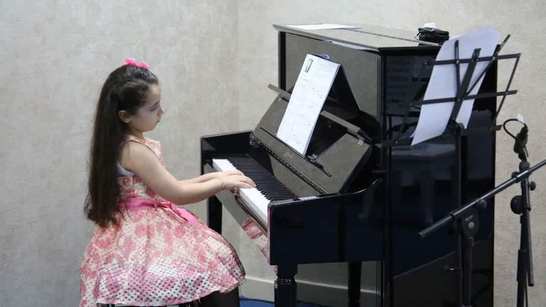 طلاب أكاديمية الفجيرة يبدعون في حفلهم الأول