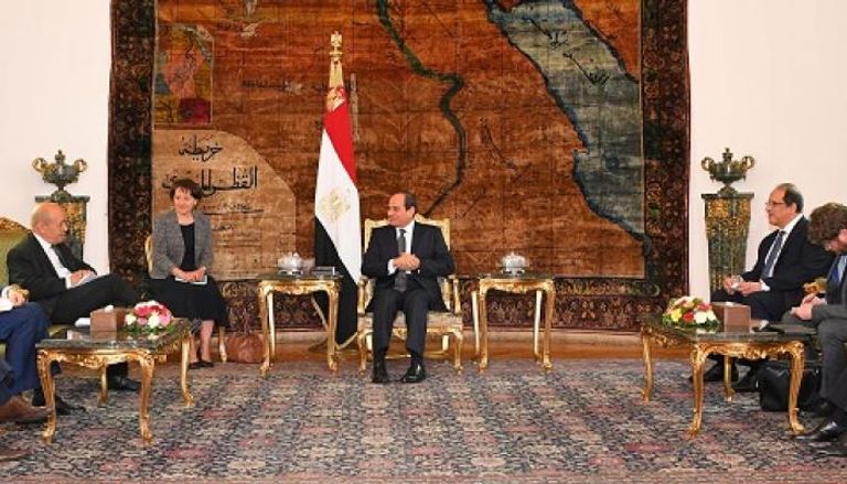 الرئيس المصري عبدالفتاح السيسي خلال لقائه وزير خارجية فرنسا