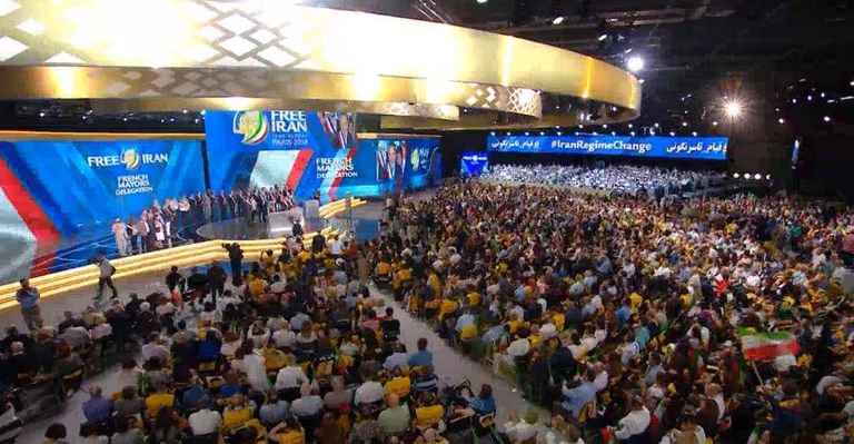 مريم رجوي زعيمة المعارضة الإيرانية بالخارج