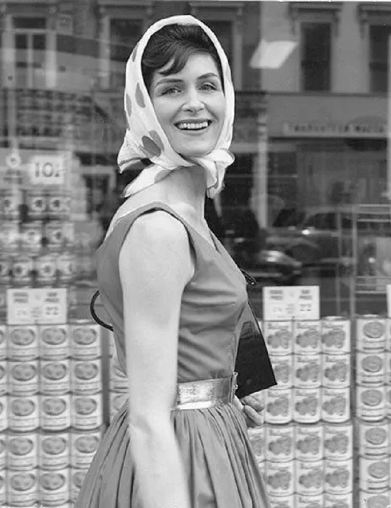 دافني سيلفي دافني سيلفي أكبر عارضة أزياء سنا في العالم