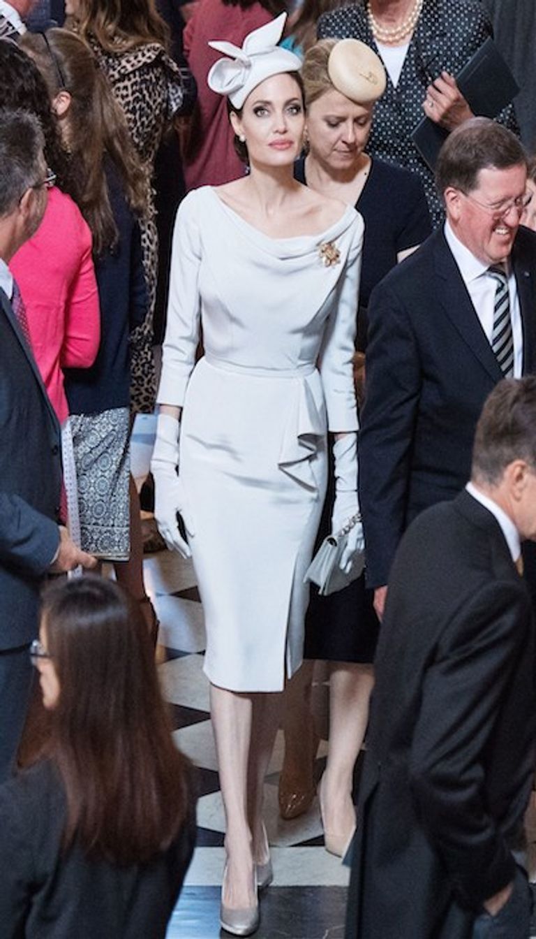 نجمات يتألقن بفساتين من حرير