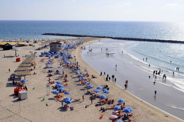 يوليو أسوأ شهر لممارسة السباحة