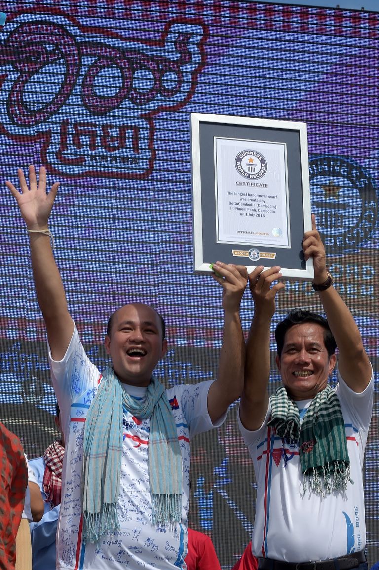 "كراما" يدخل جينيس كأطول وشاح في العالم