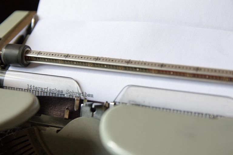 المعهد السويسري للآداب ببيل