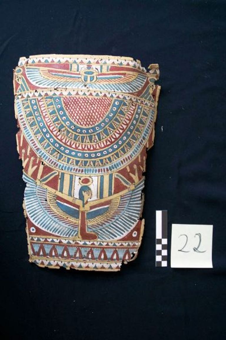 مجموعة من القطع الأثرية التي تستردها مصر من إيطاليا