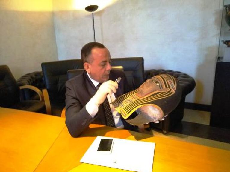 مجموعة من القطع الأثرية التي تستردها مصر من إيطاليا