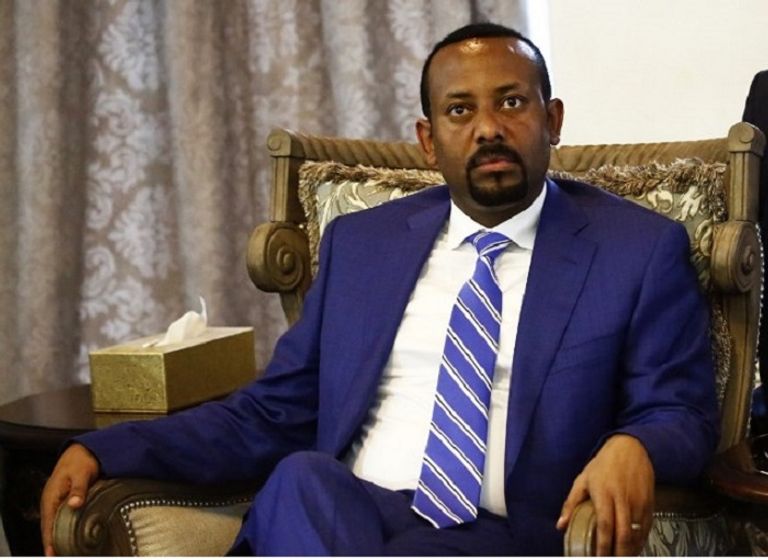 رئيس الوزراء الإثيوبي أبي أحمد قيادات من "جبهة تحرير أورومو المتحدة" المعارضة في إثيوبيا