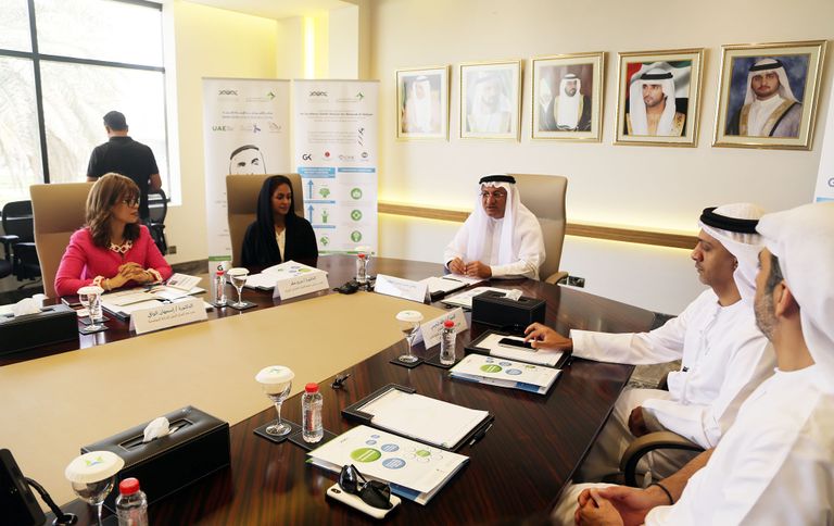 جانب من المؤتمر الصحفي لهيئة الصحة بدبي