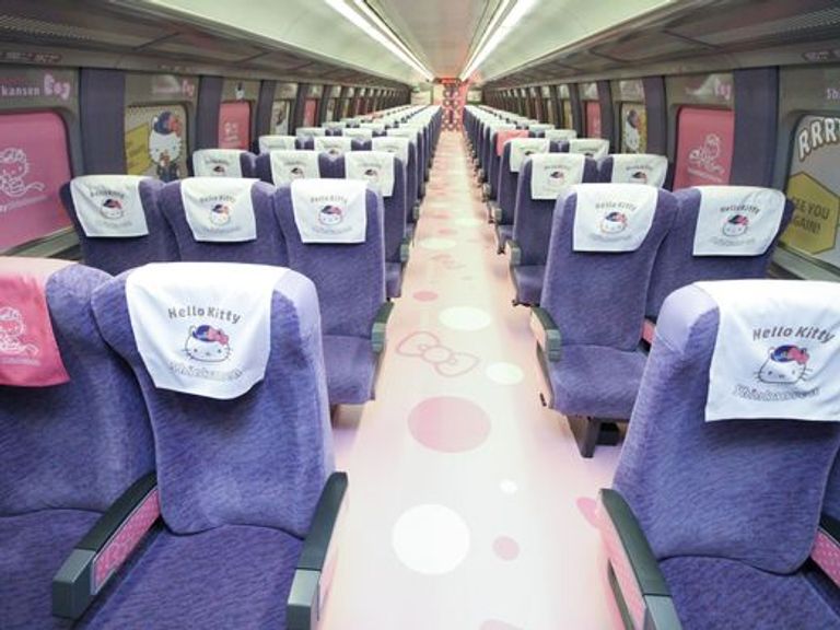 قطار اليابان السريع "هاللو كيتي"