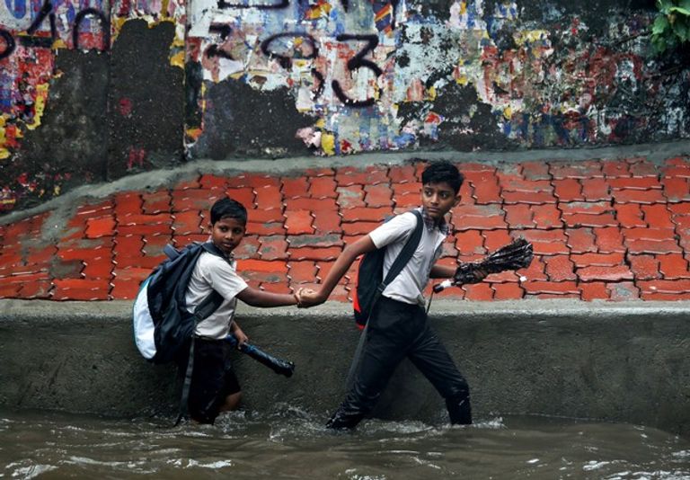 حالة من الفوضى في مومباي بالهند بسبب الأمطار الغزيرة