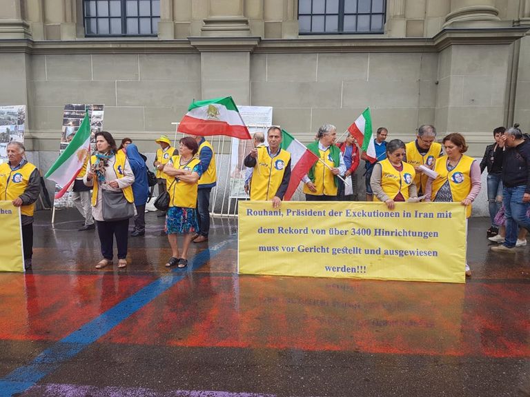 احتجاجات ضد روحاني في سويسرا