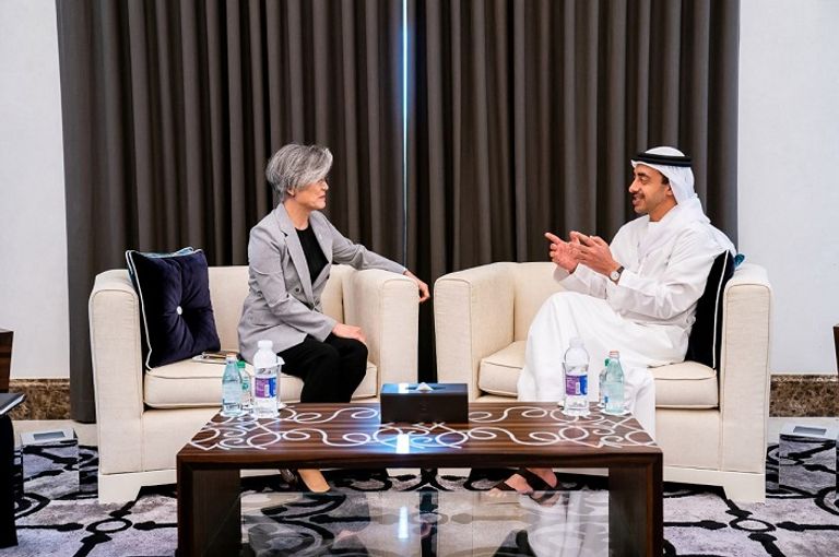 الشيخ عبد الله بن زايد آل نهيان ووزيرة خارجية كوريا الجنوبية