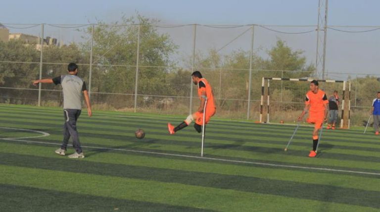 الفريق أثناء تدريباته