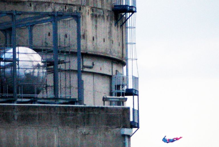 طائرة بدون طيار على هيئة سوبرمان