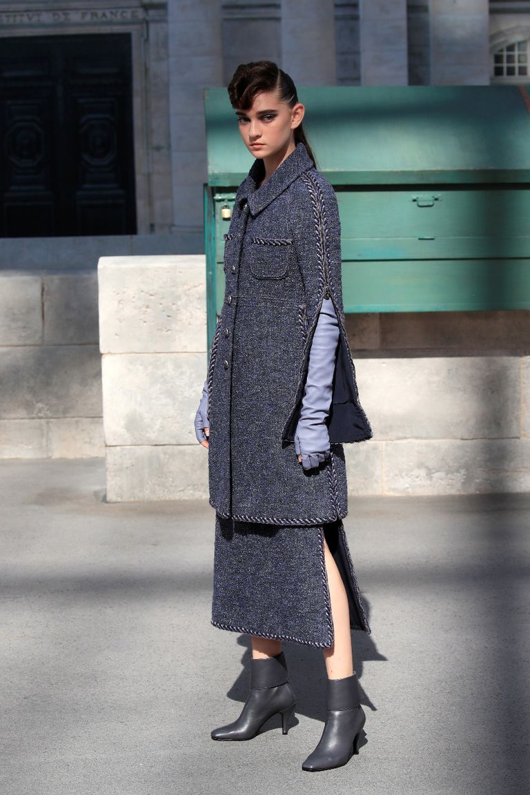 مجموعة شانيل الجديدة تحتفي بمعالم باريسية شهيرة 