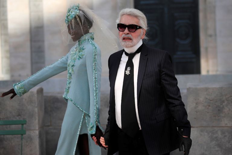 مجموعة شانيل الجديدة تحتفي بمعالم باريسية شهيرة 