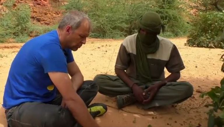 سيباستيان بترونين يشاهد تسجيلا مصورا لأمه