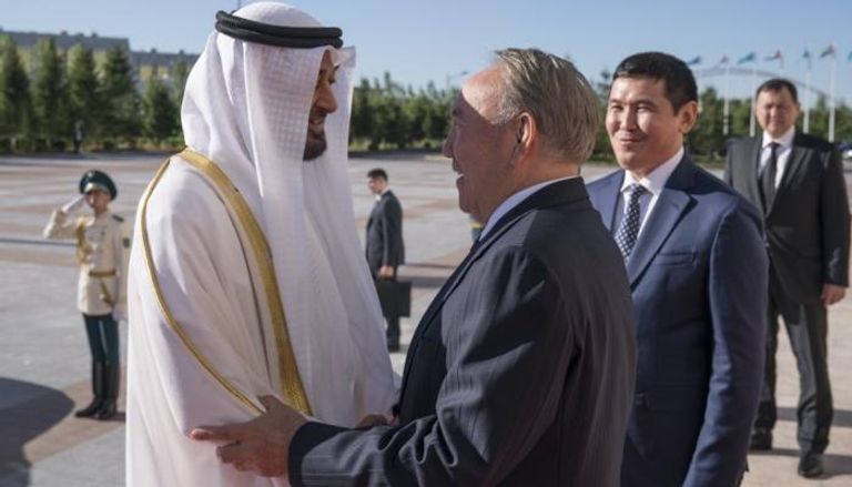 الشيخ محمد بن زايد ورئيس كازاخستان نور سلطان نزار باييف