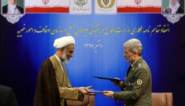 جانب من توقيع الاتفاقية بين الدفاع والأوقاف الإيرانية