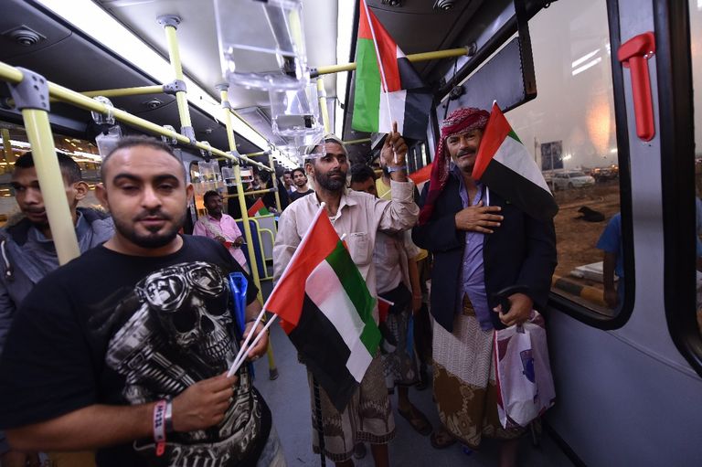 وصول 74 جريحا يمنيا ومرافقيهم إلى الهند لتلقي العلاج على نفقة الإمارات