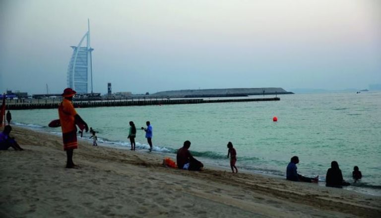 شرطة وبلدية دبي تطلقان حملة سلامة الشواطئ