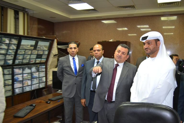 محمود الهاشمي وأسامة هيكل في أثناء توقيع البروتوكول