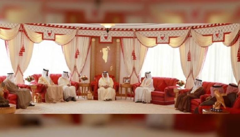  ملك البحرين يلتقي سفراء الدول الخليجية