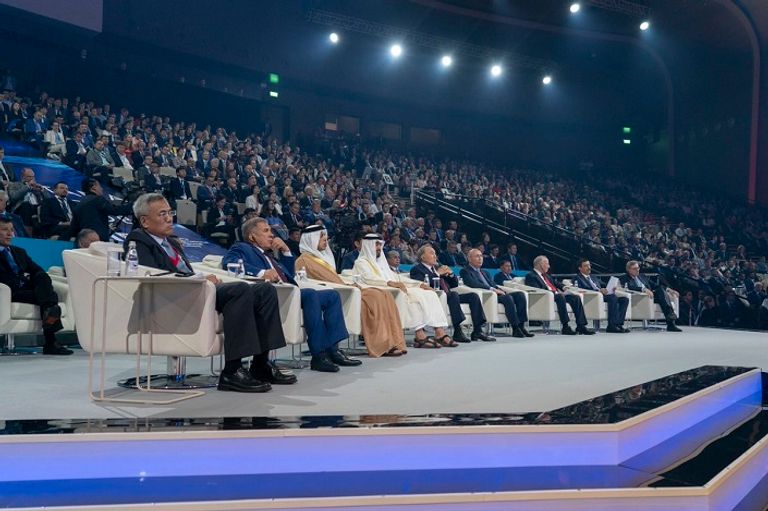 محمد بن زايد ورئيس كازاخستان يشهدان حفل الافتتاح الرسمي لمركز أستانا المالي الدولي