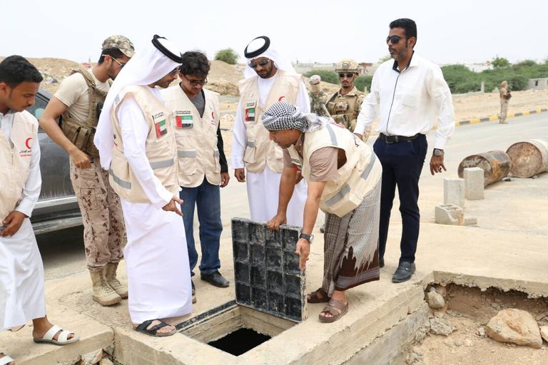 وفد الهلال الأحمر الإماراتي يزور مدينة الشيخ خليفة السكنية بالمكلا