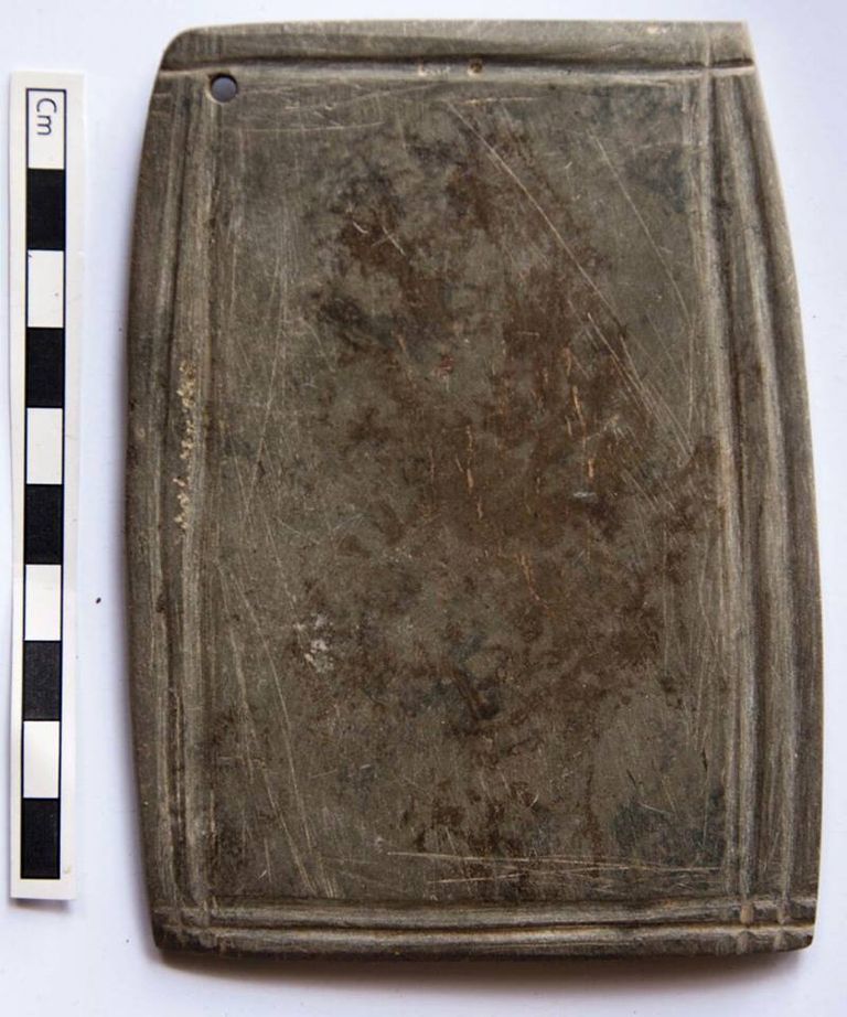 هيكل عظمي لكلب صيد من فصيلة "السلوقية" يعود لعصر ما قبل الأسرات