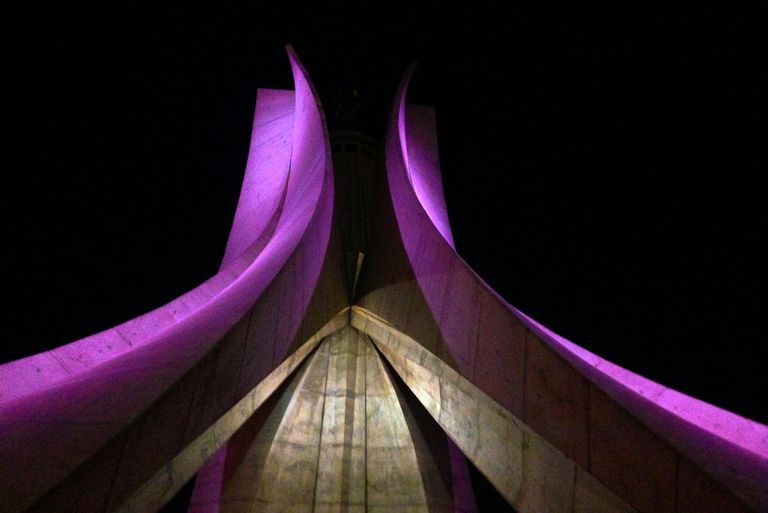 مقام الشهيد في الجزائر العاصمة مقام الشهيد في الجزائر العاصمة