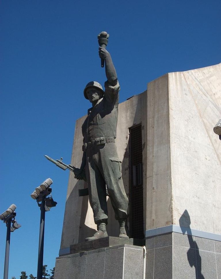 مقام الشهيد في الجزائر مقام الشهيد في الجزائر العاصمة