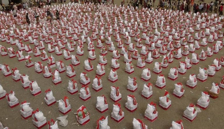 جانب من المساعدات الإنسانية الإماراتية لأهالي منطقة المتينة