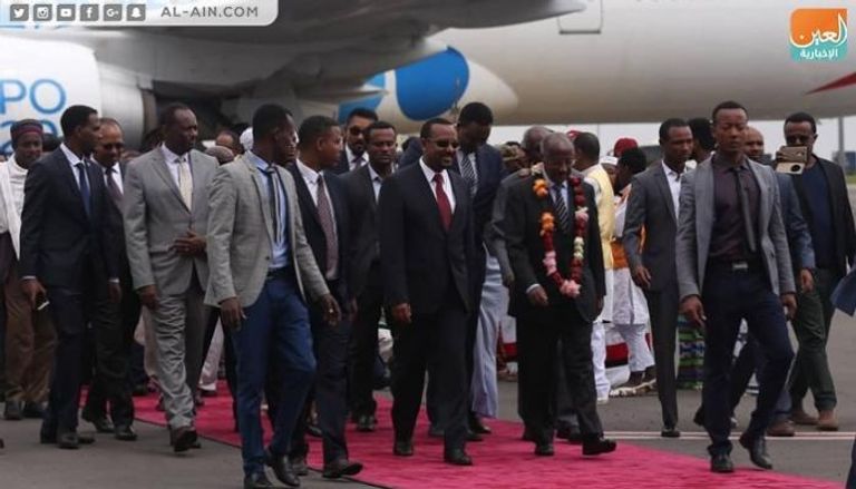 وفد إريتري رفيع المستوى لدى وصوله إلى مطار أديس أبابا- أرشيفية